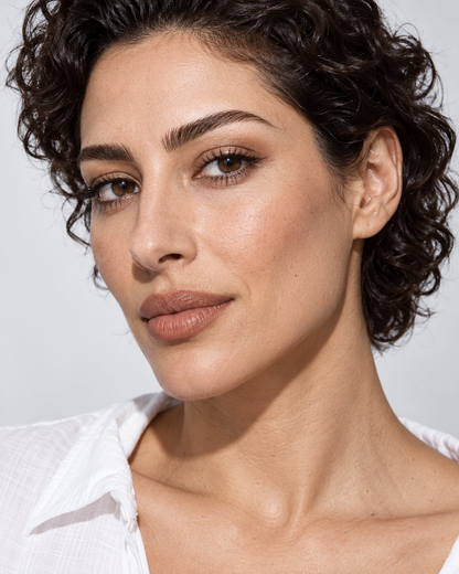 Portrait look with softly defined, natural brows