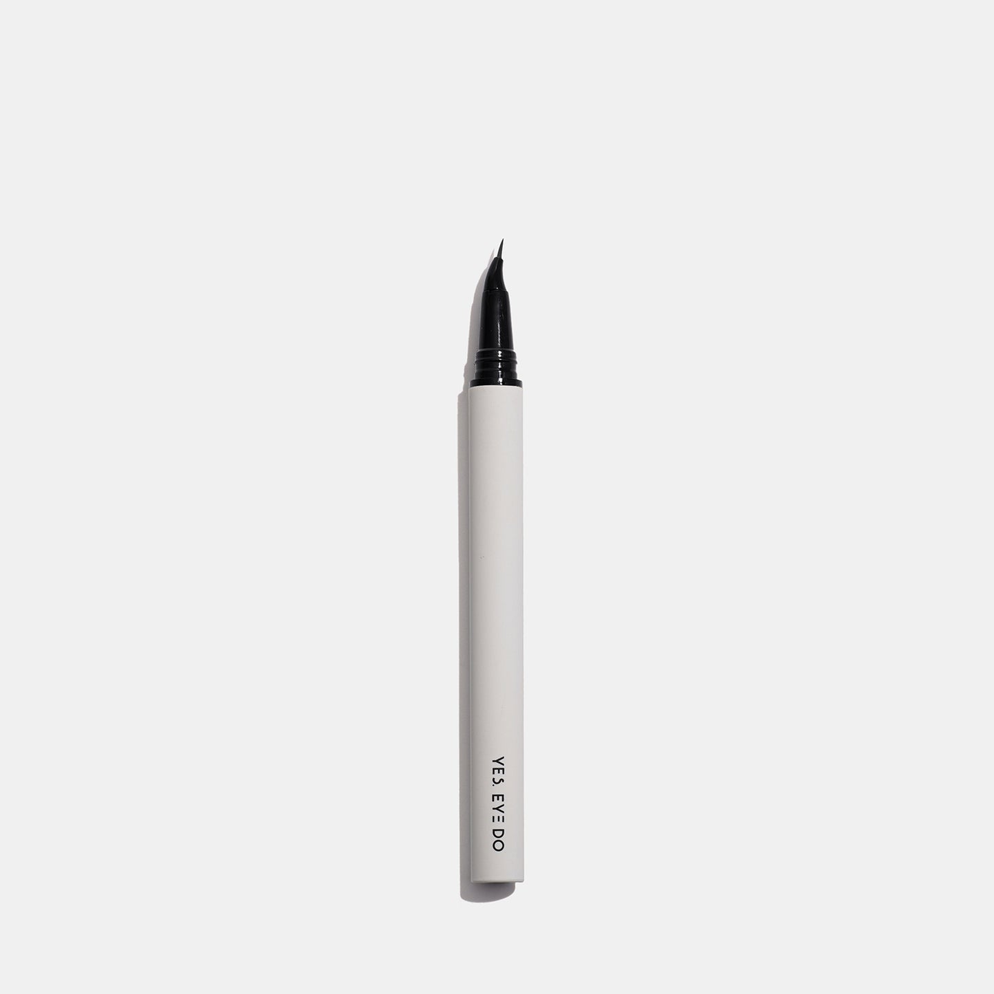 Eagle-Claw Angled Liquid Eyeliner