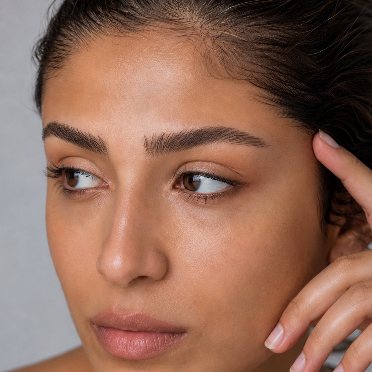 4-Prong Brow Pen — Velvet Mocha